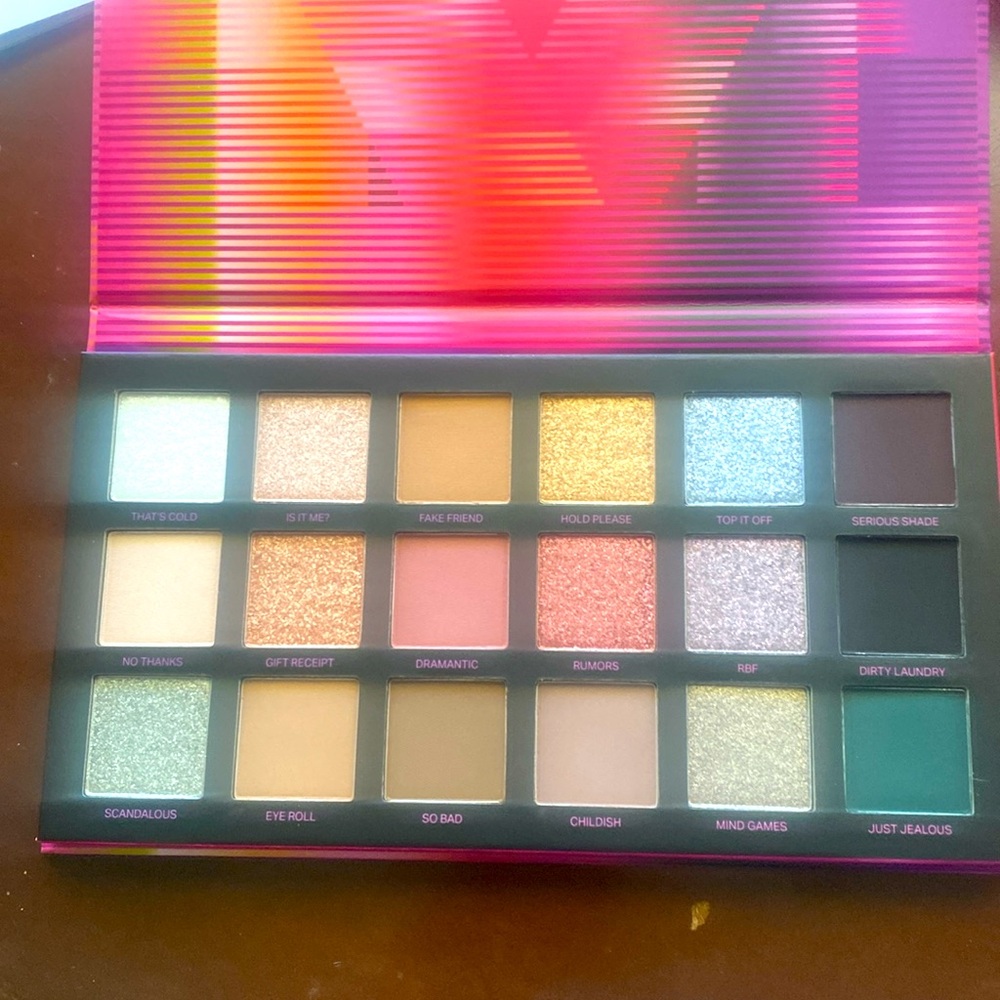 Morphe New Vibrant Eyeshadow Palette 18 Shades